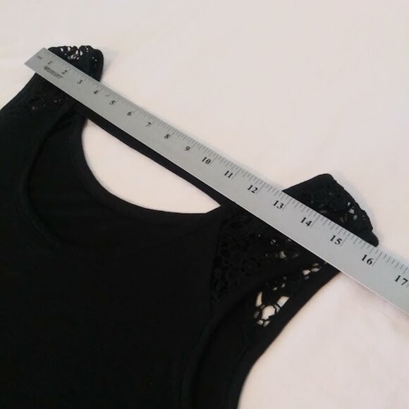 Disney women's size XL (15-17) black and white top - Picture 8 of 14